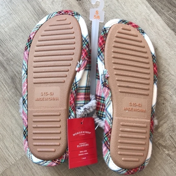 Mama elf slippers very comfortable soft fuzzy gift idea - Picture 2 of 8